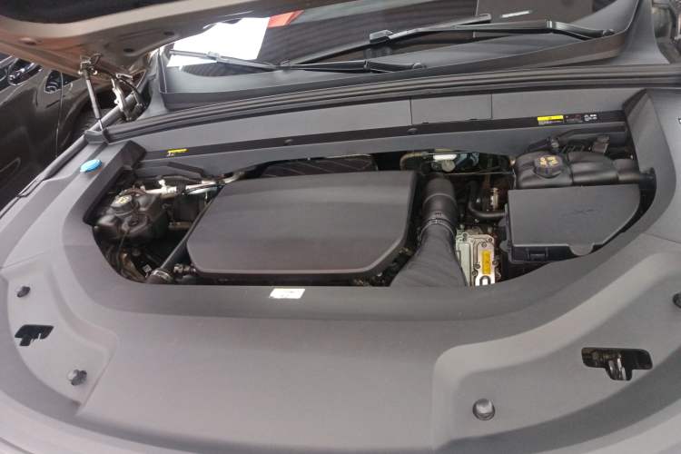 Used Li Auto L8 2023 Pro Model Engine Bay