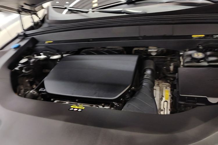 Used Li Auto L8 2023 Pro Model Engine Bay