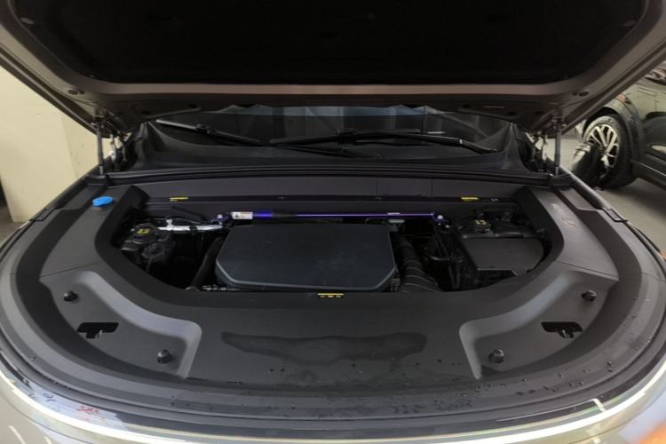 Used Li Auto L8 2023 Pro Model Engine Bay