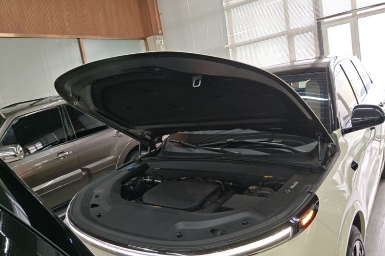 Used Li Auto L8 2023 Air model Engine Bay