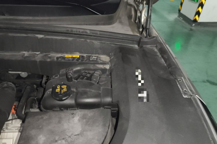 Used Li Auto L8 2023 Pro Model Engine Bay Left