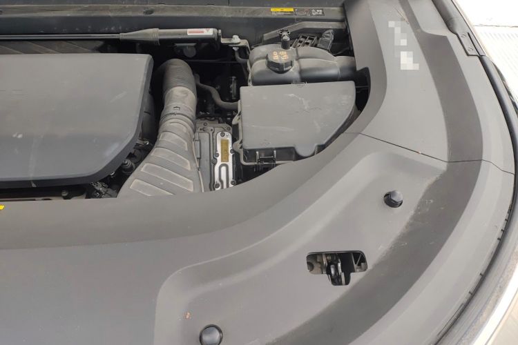 Used Li Auto L8 2023 Pro Model Engine Bay Left