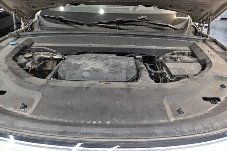 Used Li Auto L8 2023 Pro Model Engine Bay