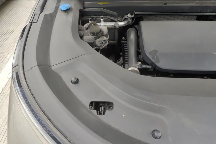 Used Li Auto L8 2023 Pro Model Engine Bay Right