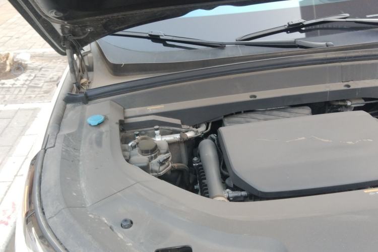 Used Li Auto L8 2023 Pro Model Engine Bay Right