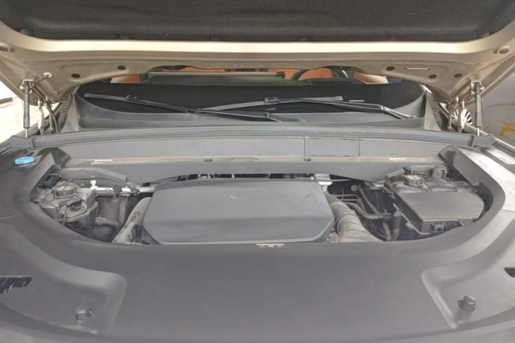 Used Li Auto L8 2023 Max model Engine Bay