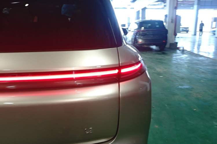 Used Li Auto L8 2023 Max model Exterior 1