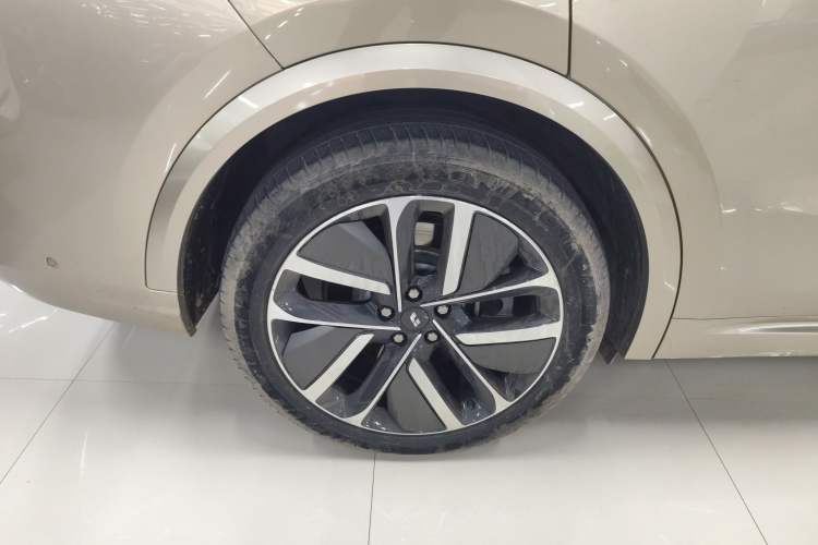 Used Li Auto L8 2023 Max model Exterior 8
