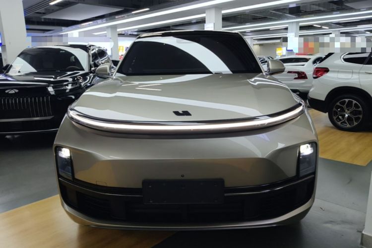 Used Li Auto L8 2023 Pro Model Front