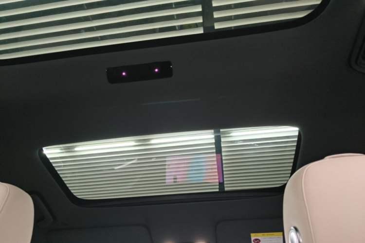 Used Li Auto L8 2023 Air model Headliner