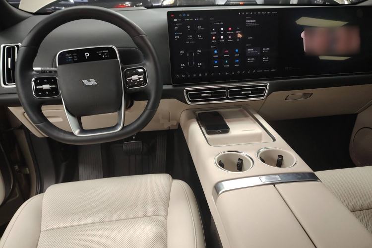 Used Li Auto L8 2023 Max model Interior 2