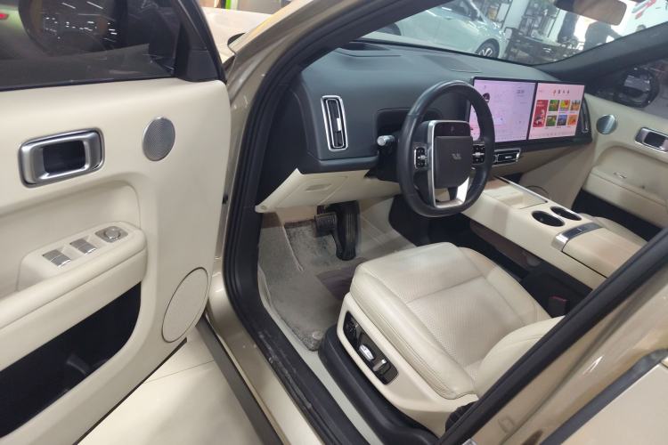 Used Li Auto L8 2023 Max model Interior 3