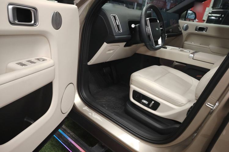 Used Li Auto L8 2023 Max model Interior 3