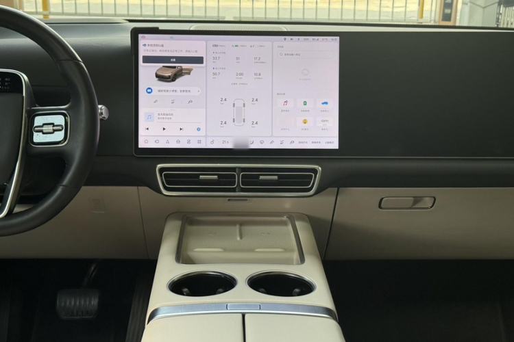 Used Li Auto L8 2023 Pro Model Interior 4