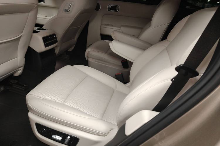 Used Li Auto L8 2023 Max model Interior 4