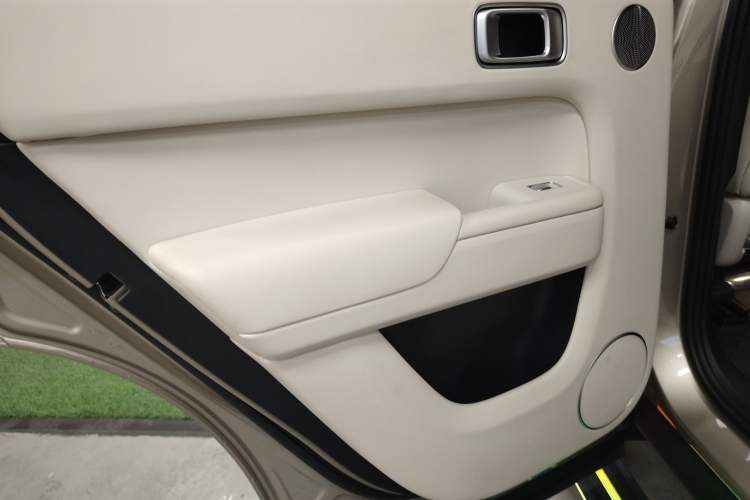 Used Li Auto L8 2023 Max model Interior 8