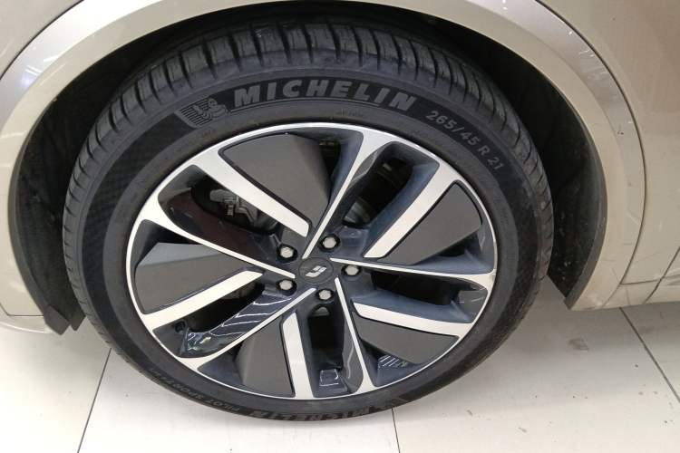 Used Li Auto L8 2023 Pro Model Left Front Wheel Hub