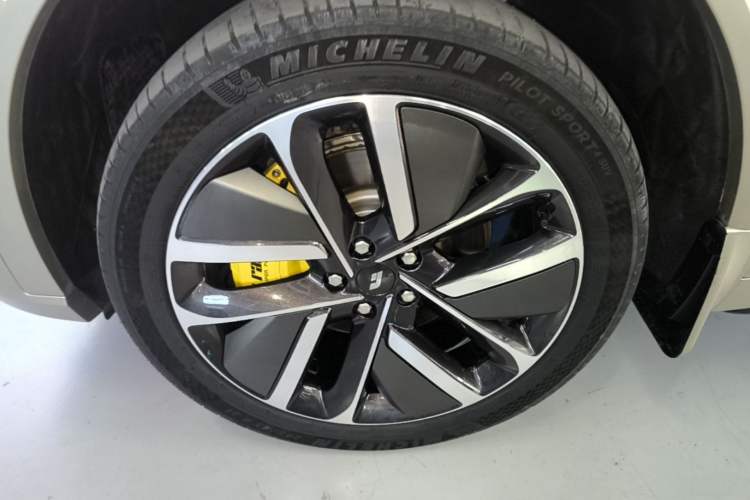 Used Li Auto L8 2023 Pro Model Left Front Wheel Hub