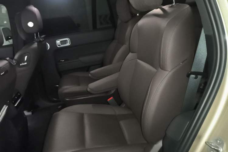 Used Li Auto L8 2023 Pro Model Left Rear Seat