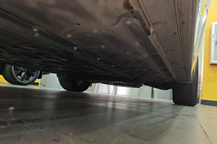 Used Li Auto L8 2023 Pro Model Left Side Sill