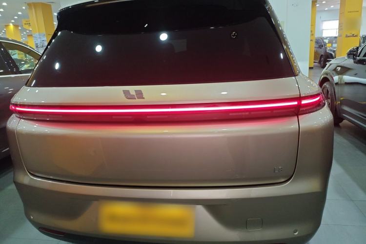 Used Li Auto L8 2023 Pro Model Rear