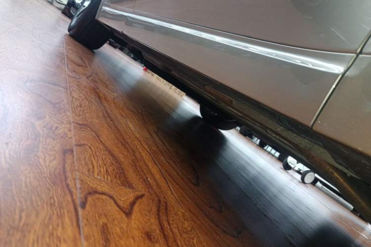 Used Li Auto L8 2023 Pro Model Right Side Sill