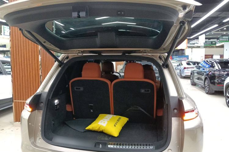 Used Li Auto L8 2023 Pro Model Trunk
