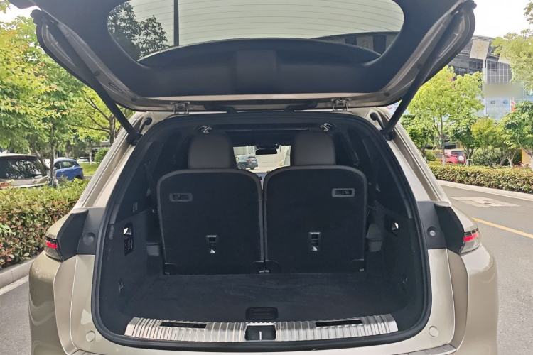 Used Li Auto L8 2023 Pro Model Trunk