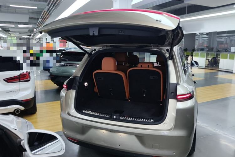 Used Li Auto L8 2023 Pro Model Trunk