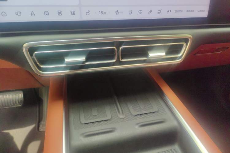 Used Li Auto L8 2024 Max Audio And AC Panel
