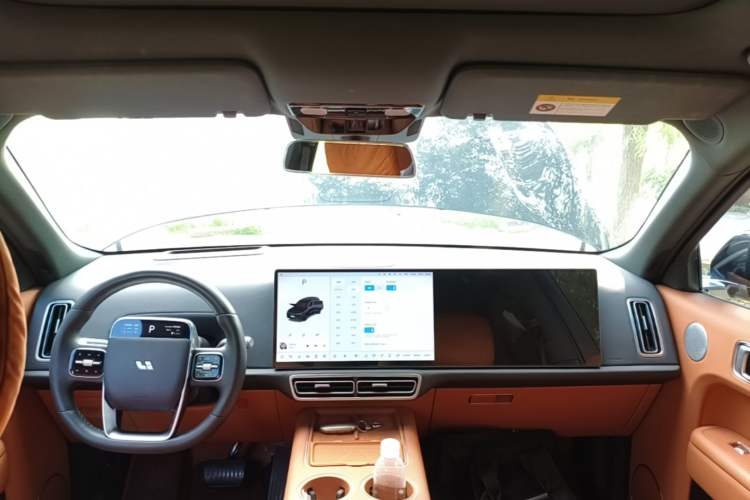 Used Li Auto L8 2024 Max Center Console