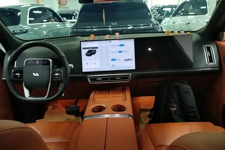 Used Li Auto L8 2024 Pro Model Center Console