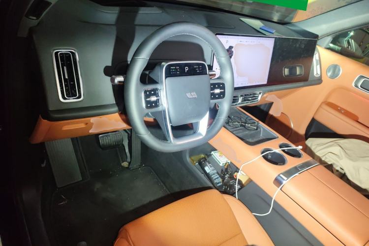 Used Li Auto L8 2024 Max Center Console