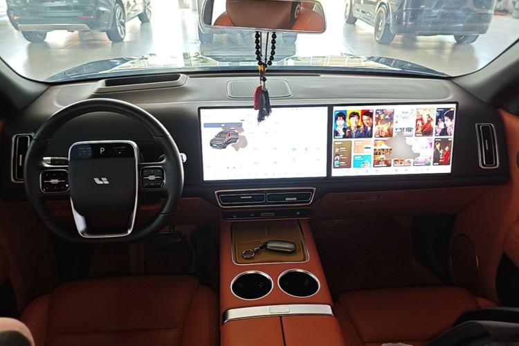 Used Li Auto L8 2024 Pro Model Center Console