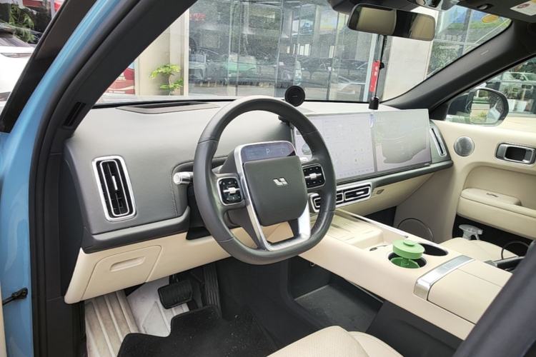Used Li Auto L8 2024 Ultra Model Center Console