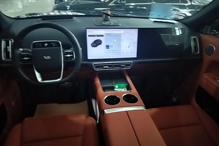 Used Li Auto L8 2024 Max Center Console
