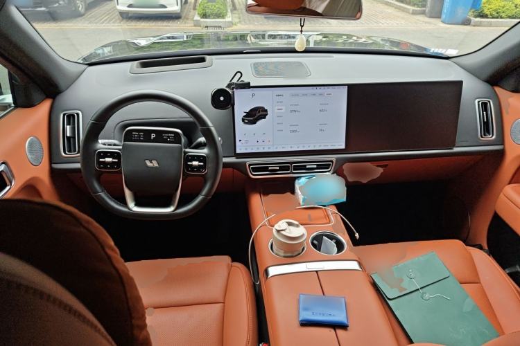 Used Li Auto L8 2024 Max Center Console