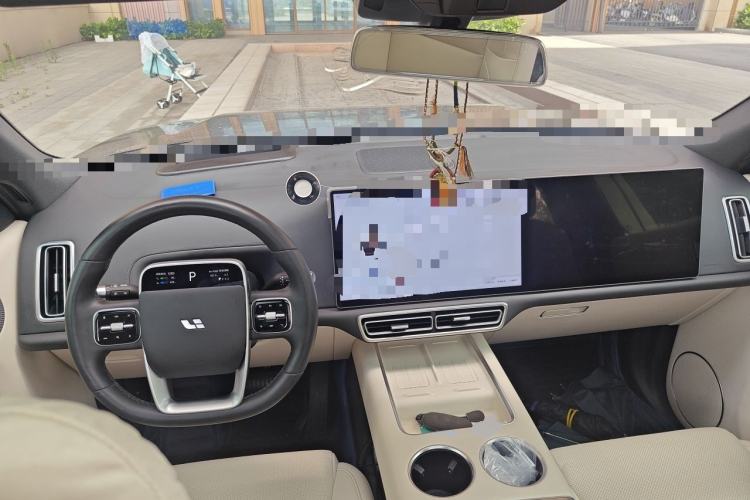 Used Li Auto L8 2024 Max Center Console