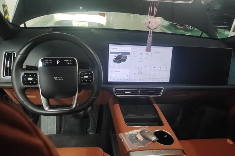 Used Li Auto L8 2024 Ultra Model Center Console