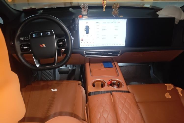 Used Li Auto L8 2024 Pro Model Center Console