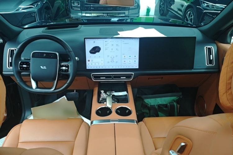 Used Li Auto L8 2024 Pro Model Center Console