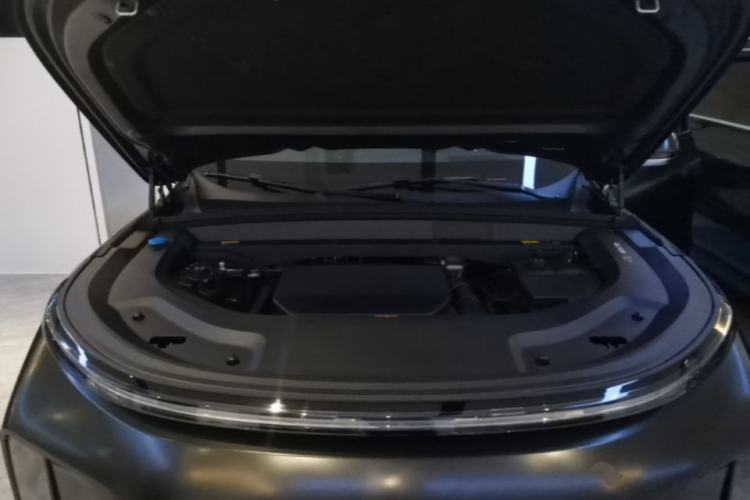 Used Li Auto L8 2024 Ultra Model Engine Bay