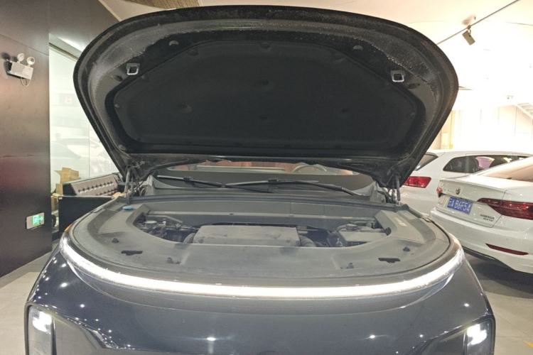 Used Li Auto L8 2024 Max Engine Bay