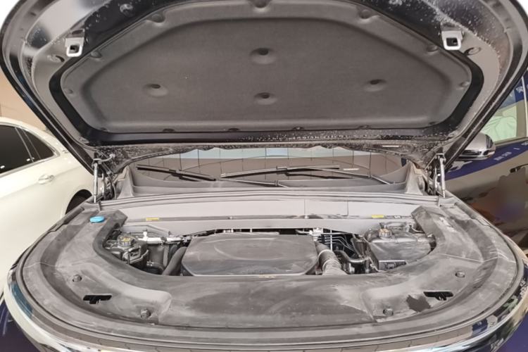 Used Li Auto L8 2024 Pro Model Engine Bay