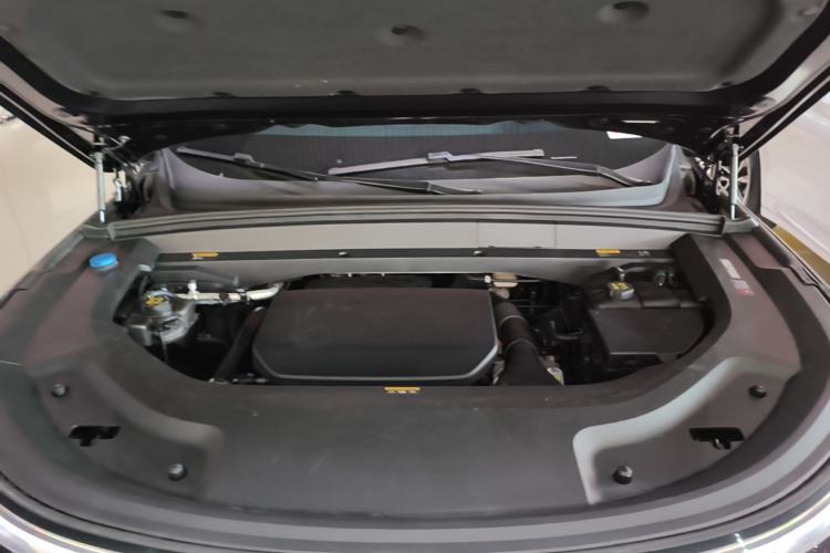 Used Li Auto L8 2024 Max Engine Bay