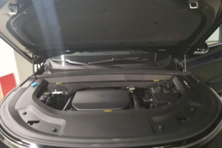 Used Li Auto L8 2024 Max Engine Bay