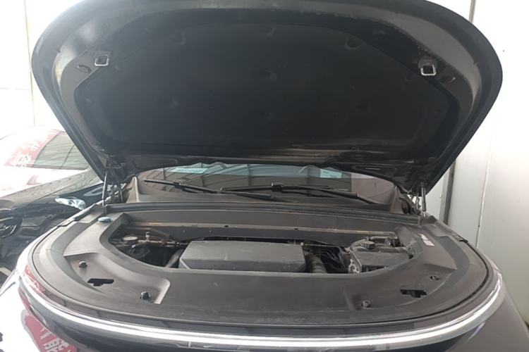 Used Li Auto L8 2024 Ultra Model Engine Bay