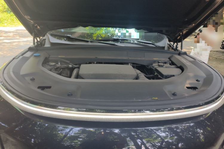 Used Li Auto L8 2024 Pro Model Engine Bay