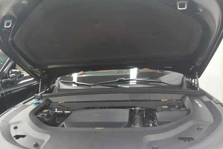 Used Li Auto L8 2024 Pro Model Engine Bay
