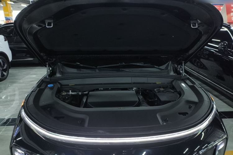 Used Li Auto L8 2024 Pro Model Engine Bay